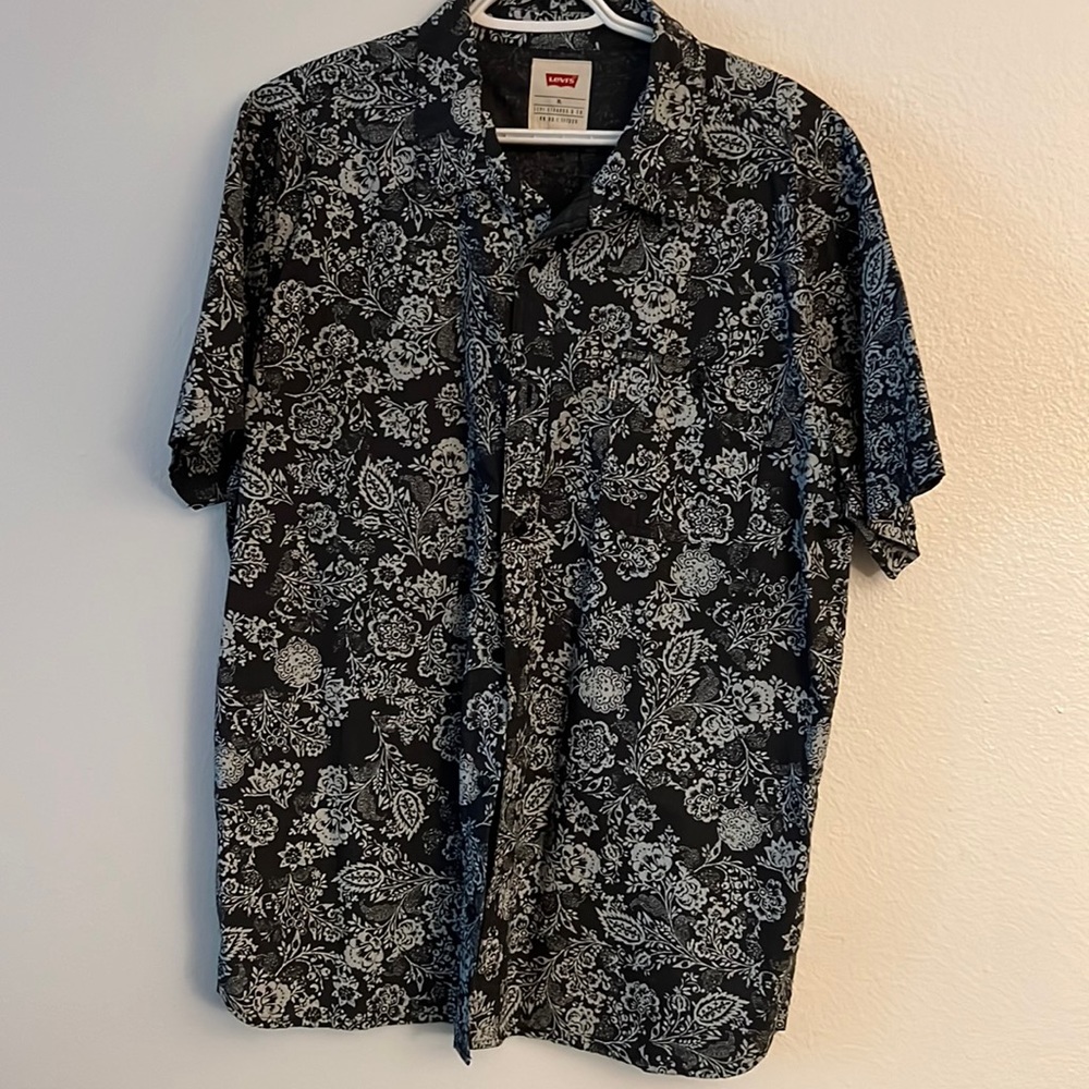 Levi’s men’s button down extra large